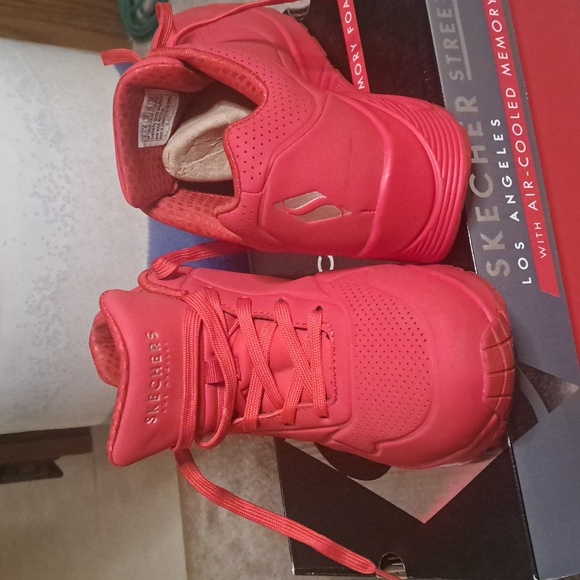 SKECHER-Street - Picture 2 of 2